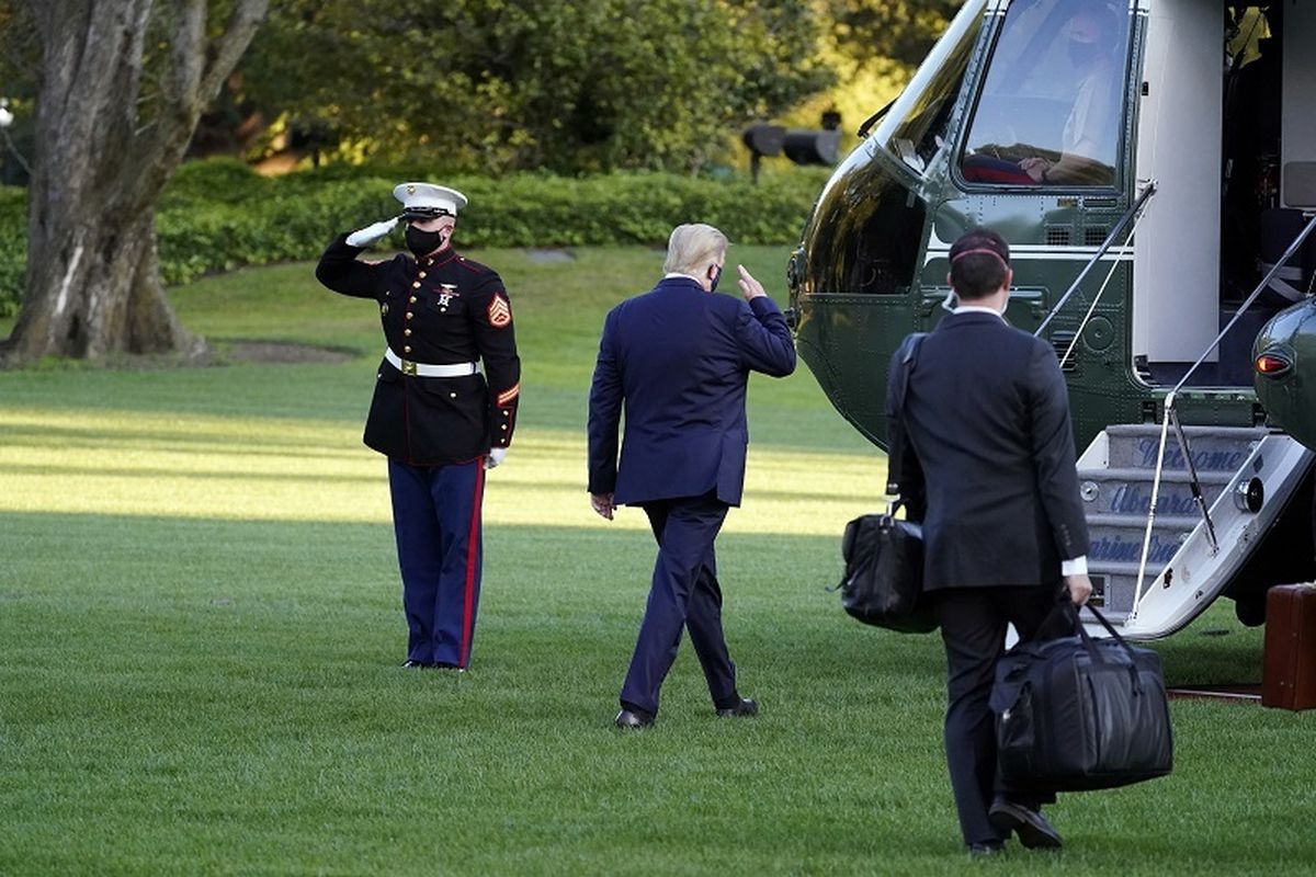 Helikopter Trump Alami Paparan Laser Saat Lepas Landas dari Gedung Putih