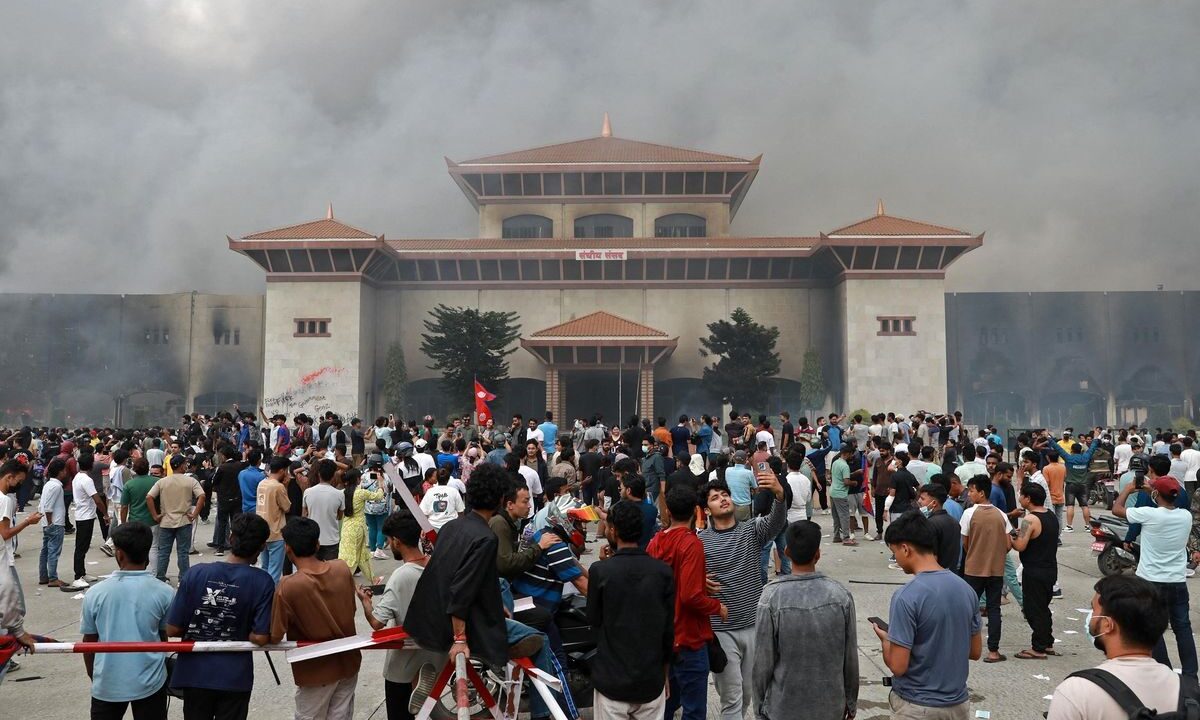 Nepal Tanpa Presiden PM Saat Demo Ricuh, Tentara Akan Ambil Alih